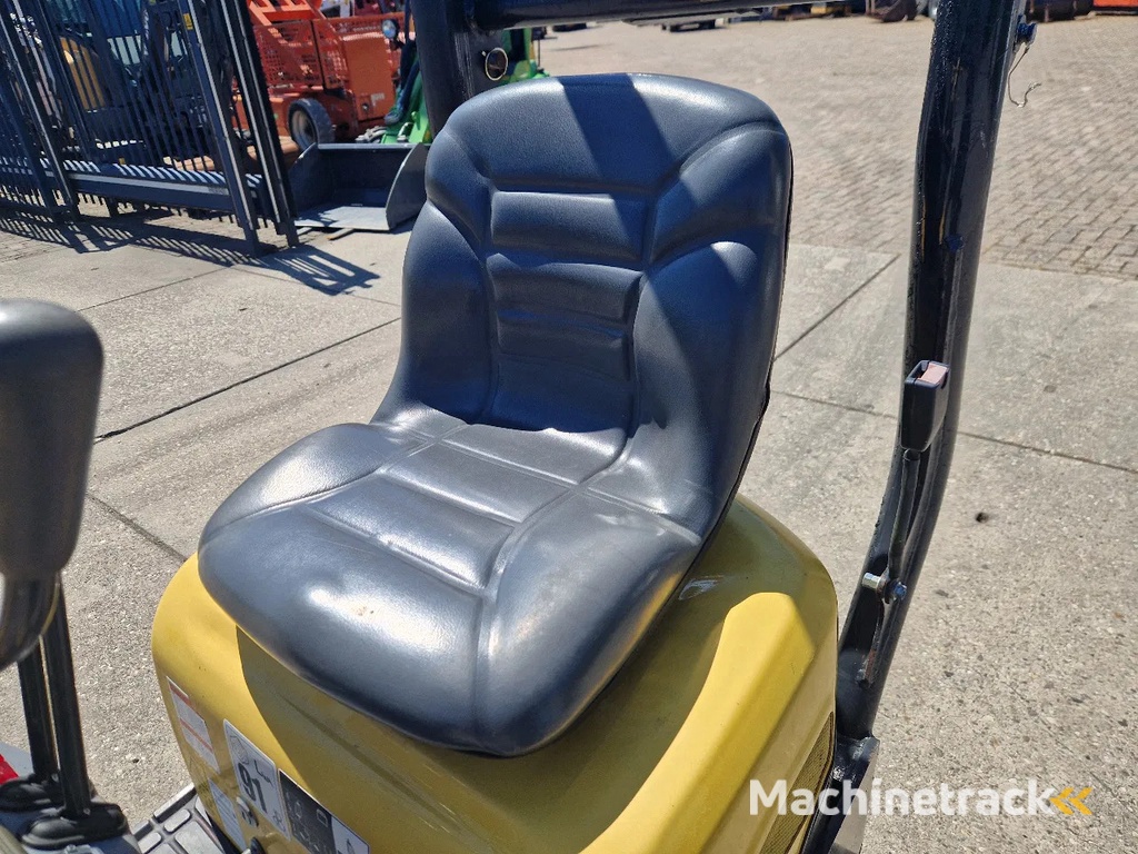 Yanmar SV08-1A gewicht 960kg.