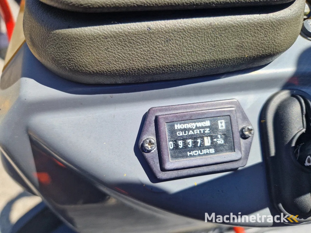 Yanmar SV08-1A gewicht 960kg.