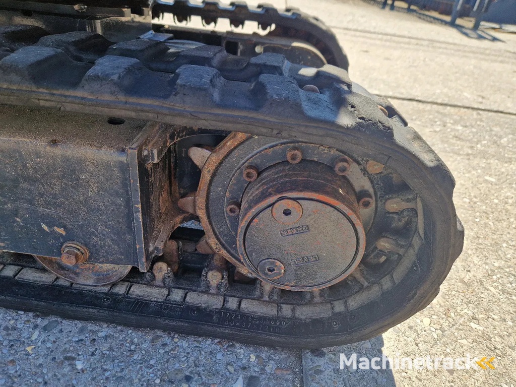 Yanmar SV08-1A gewicht 960kg.