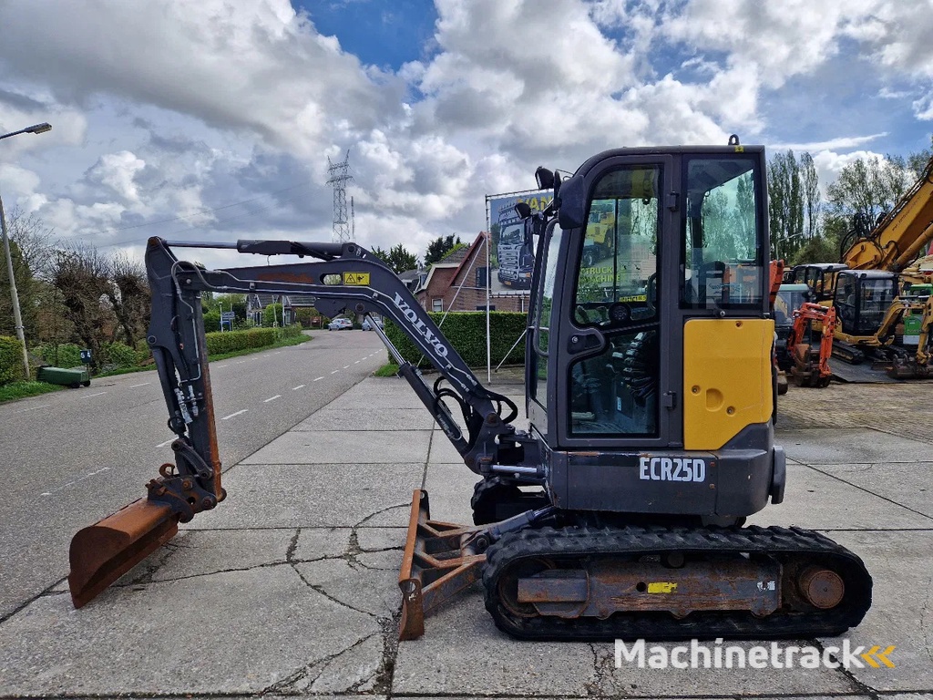 Volvo ECR25D met 2562 uur