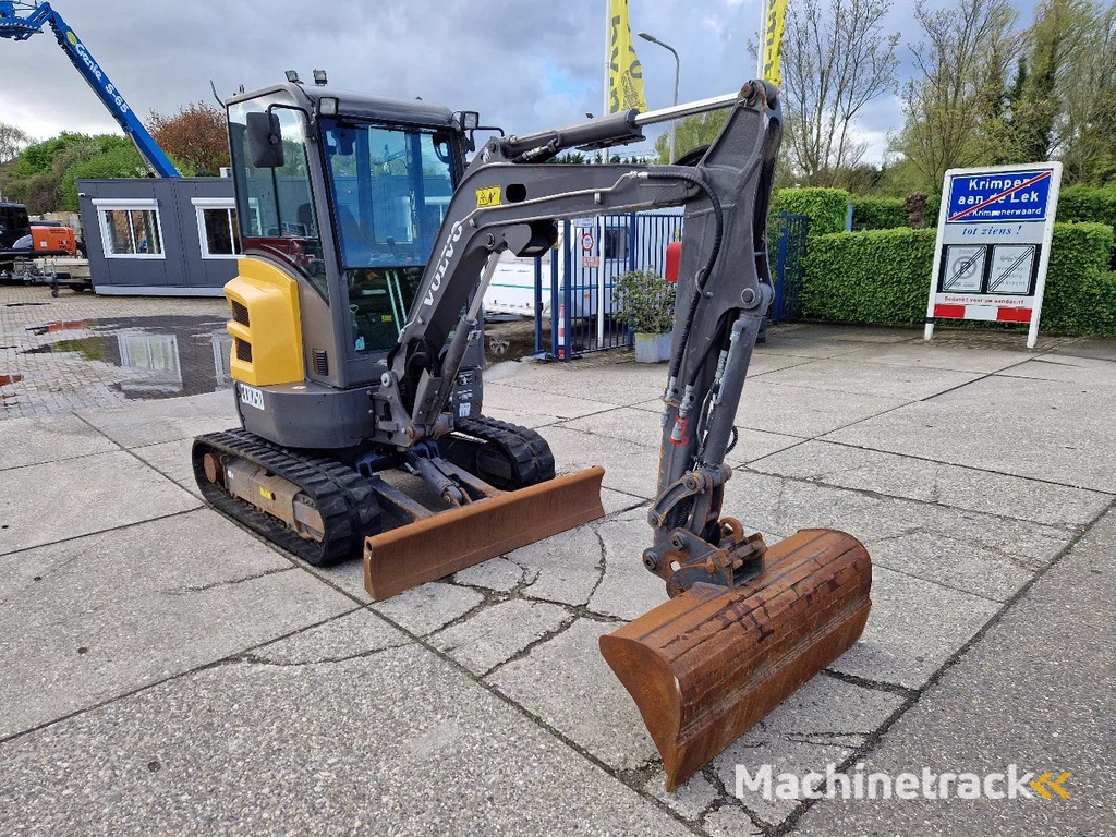 Volvo ECR25D met 2562 uur