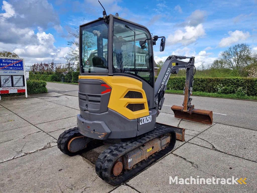 Volvo ECR25D met 2562 uur