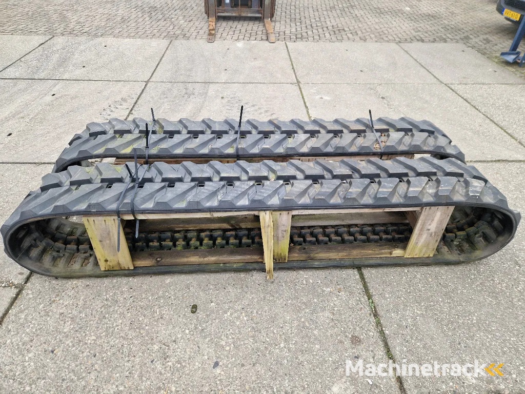 Komatsu nieuwe tracks t.b.v. PC75 tot PC88