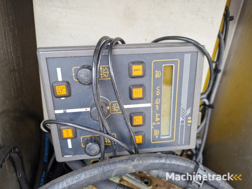 Overige Nido Stratos B08-15 nat zoutstrooier zo uit het werk