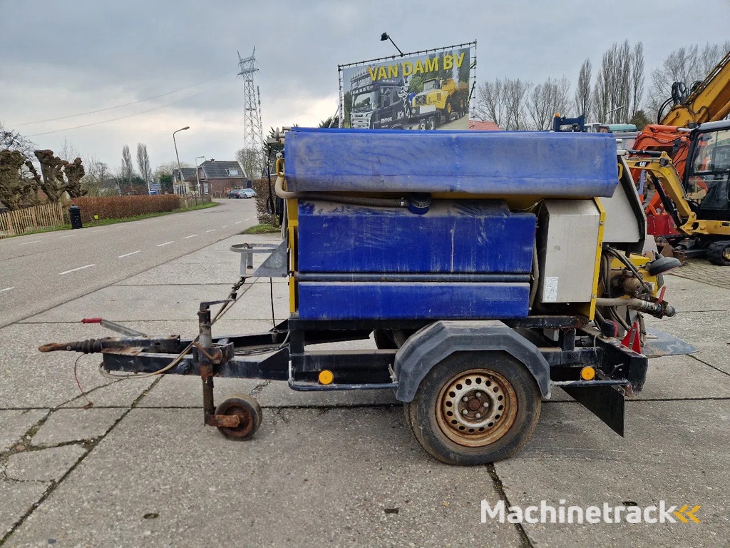 Overige Nido Stratos B08-15 nat zoutstrooier zo uit het werk