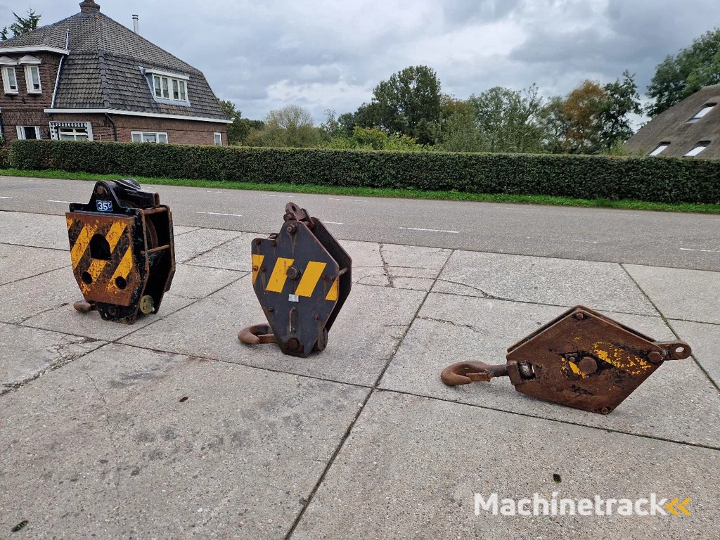 Overige 3X hijsblok cap. 35t, 20t, 15t.