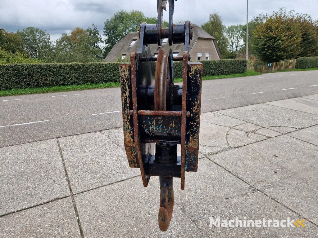 Overige 3X hijsblok cap. 35t, 20t, 15t.