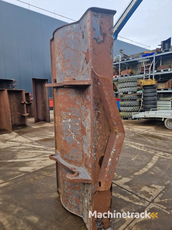 Volvo dichte wielladerbak breedte 2.24m.