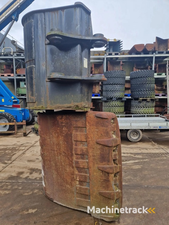 Diverse dieplepels penmaat 80