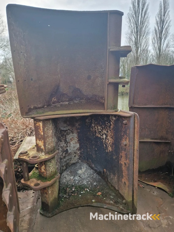 Diverse bakken penmaat 60 met en zonder tanden