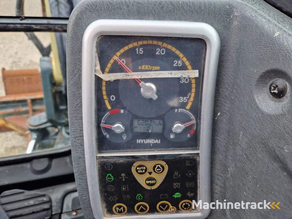 Hyundai Robex CR60-9 met airco en 3 bakken