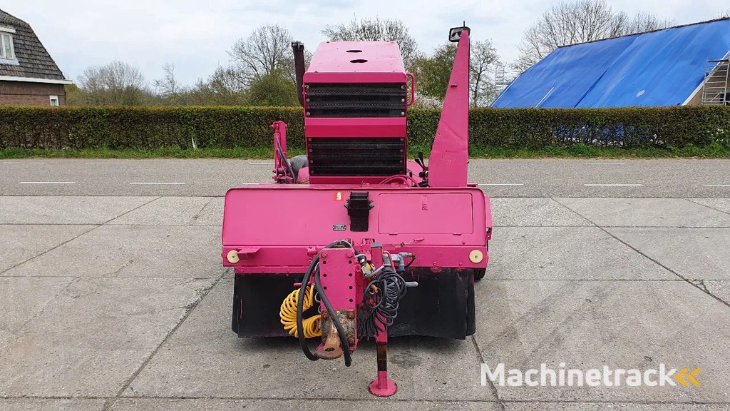 Vermeer SC1102 stobbenfrees/stronkenfrees op aanhanger