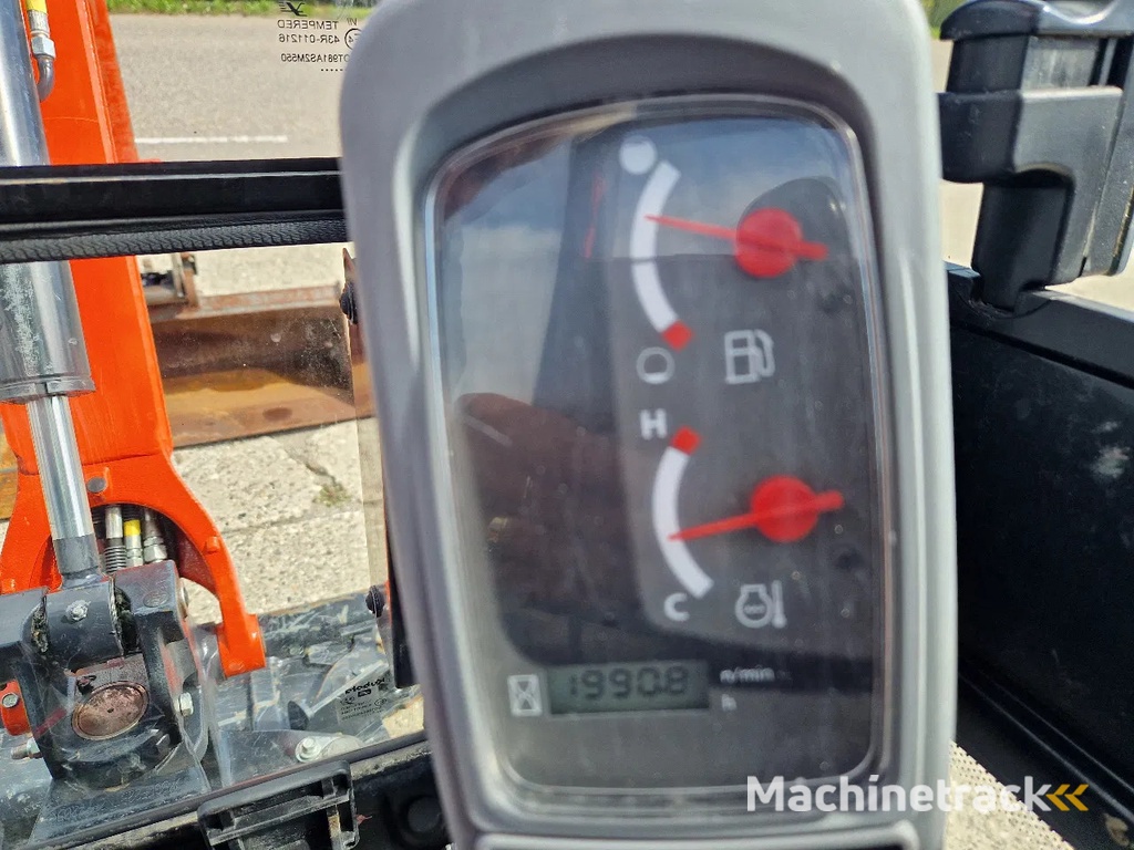 Kubota KX019-4 met 1990 uur