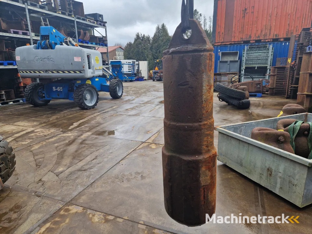 Diversen stalen sloopkogels / beulen