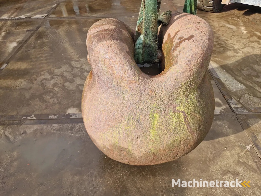 Diversen stalen sloopkogels / beulen