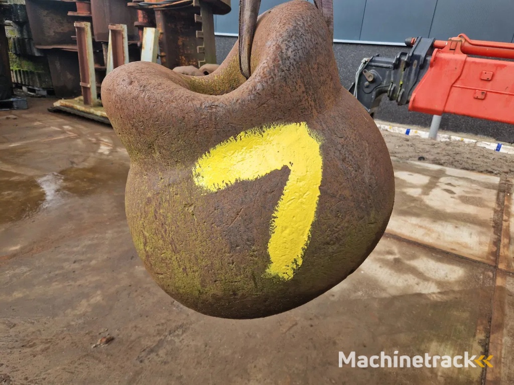 Diversen stalen sloopkogels / beulen