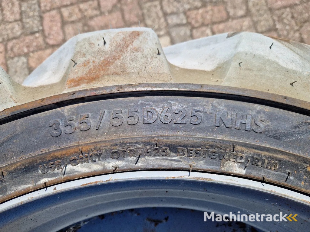 Overige 3x nieuwe OUTRIGGER volgeschuimde hoogwerkerband met velg