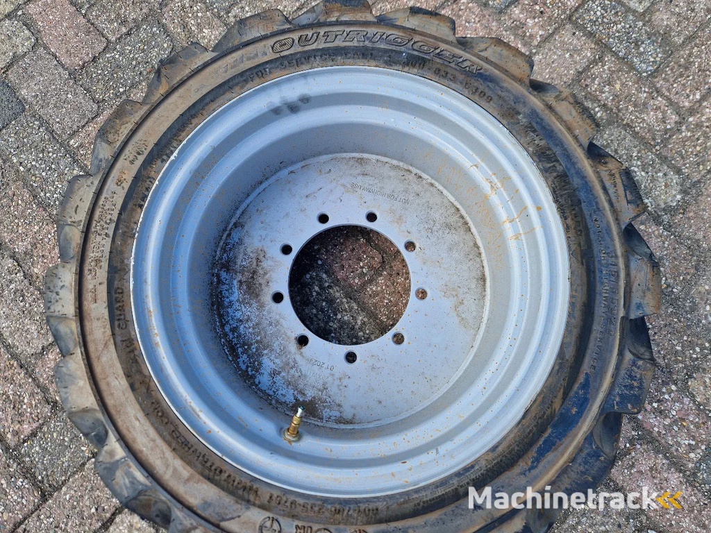 Overige 3x nieuwe OUTRIGGER volgeschuimde hoogwerkerband met velg