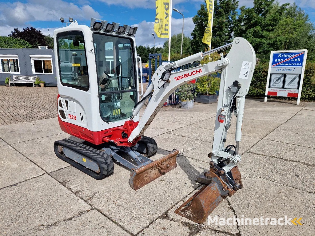 Takeuchi TB216 met 2089 uur