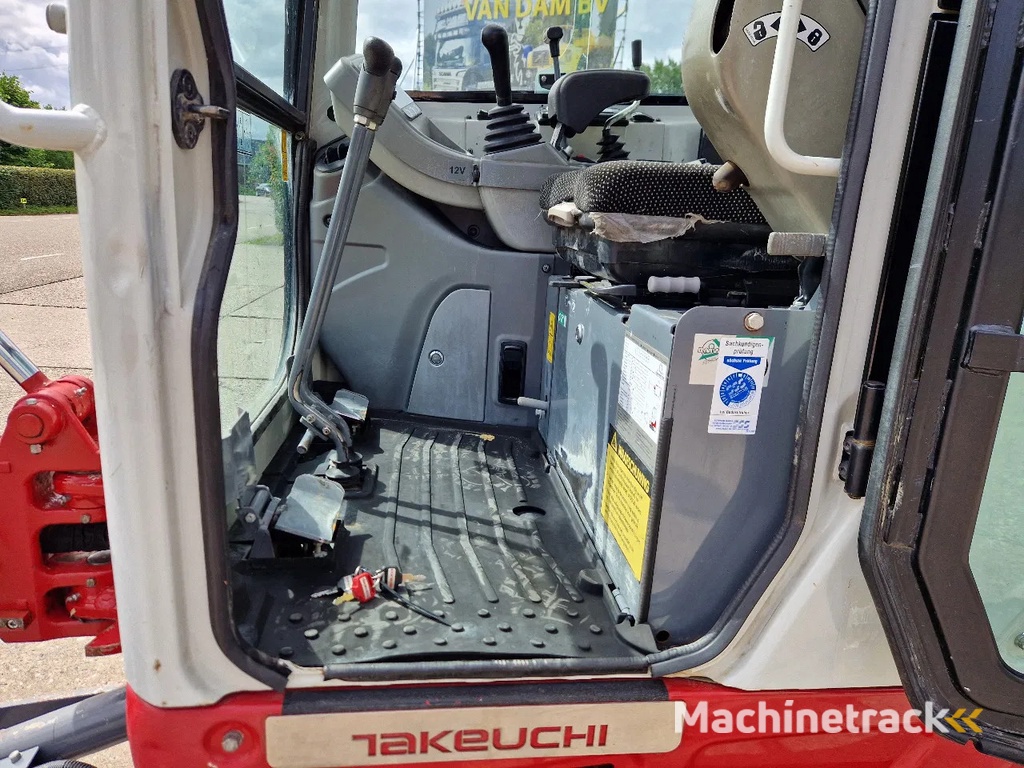 Takeuchi TB216 met 2089 uur