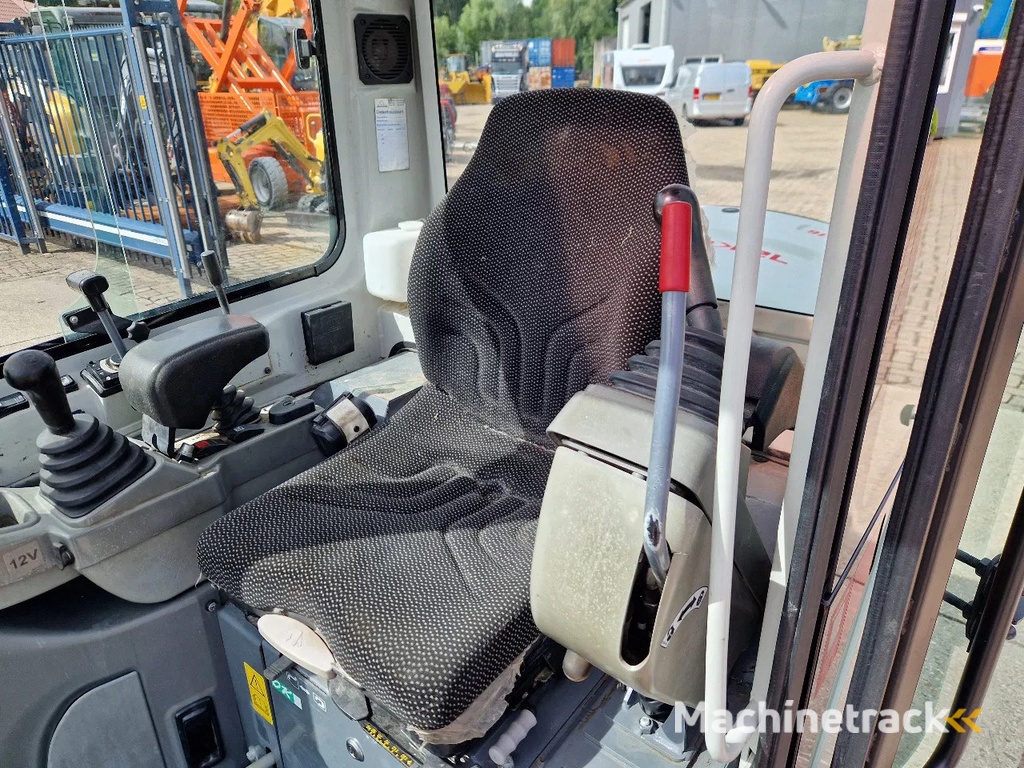 Takeuchi TB216 met 2089 uur