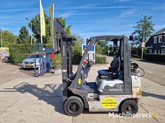 nissan-1800-kg.-lpg-met-keuring