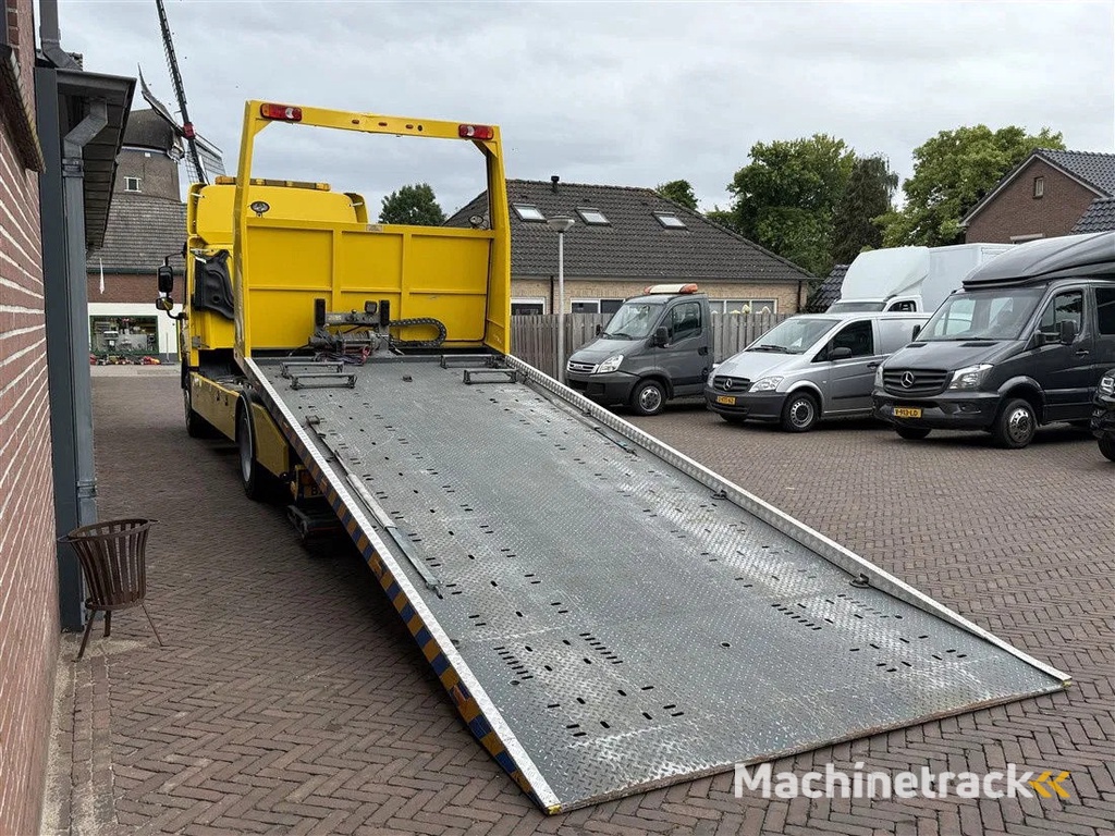 DAF CF 65.300 Towtruck Depannage Lier Brille Sleeper 640x242x104 cm