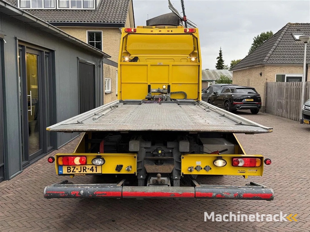 DAF CF 65.300 Towtruck Depannage Lier Brille Sleeper 640x242x104 cm