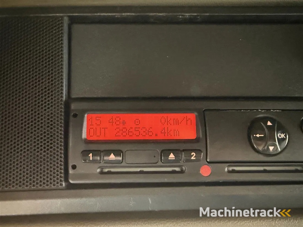 DAF CF 65.300 Towtruck Depannage Lier Brille Sleeper 640x242x104 cm