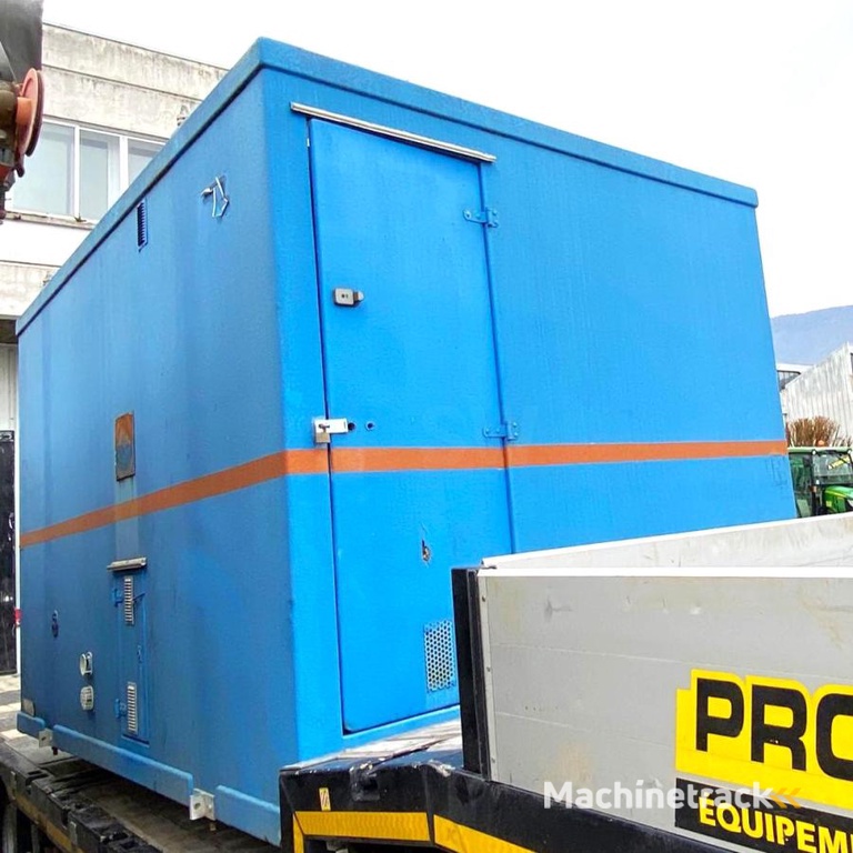 CABANE-DE-CHANTIER SUR BERCE AMPLIROLL