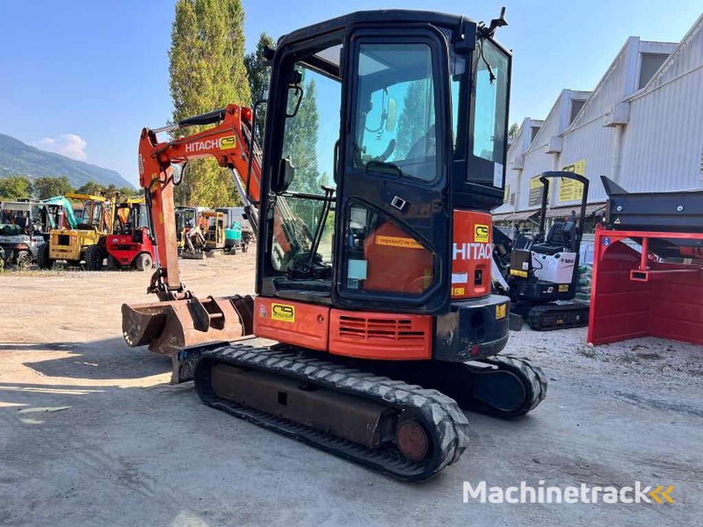 Hitachi ZX26U-5A-MINI-PELLE-2,7T