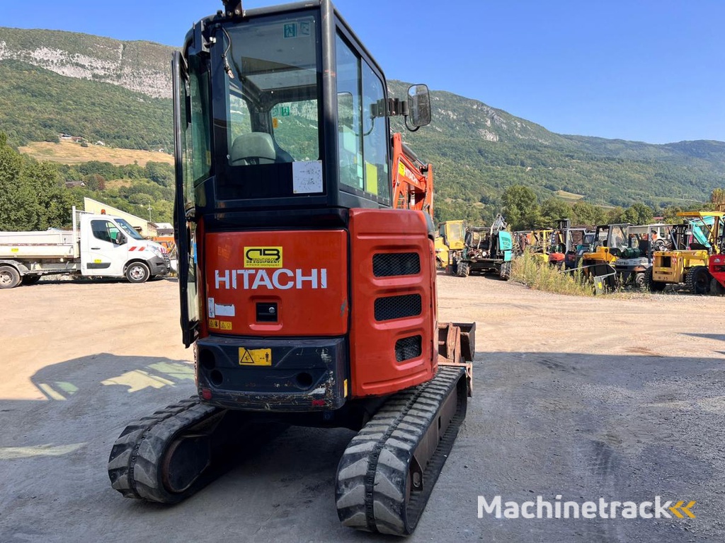 Hitachi ZX26U-5A-MINI-PELLE-2,7T