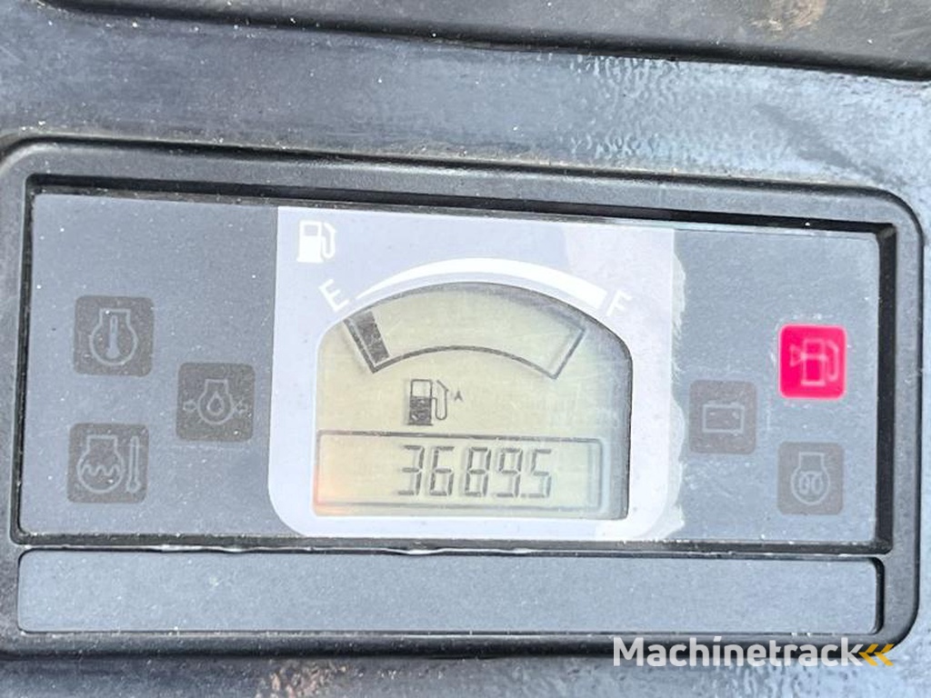 Hitachi ZX26U-5A-MINI-PELLE-2,7T