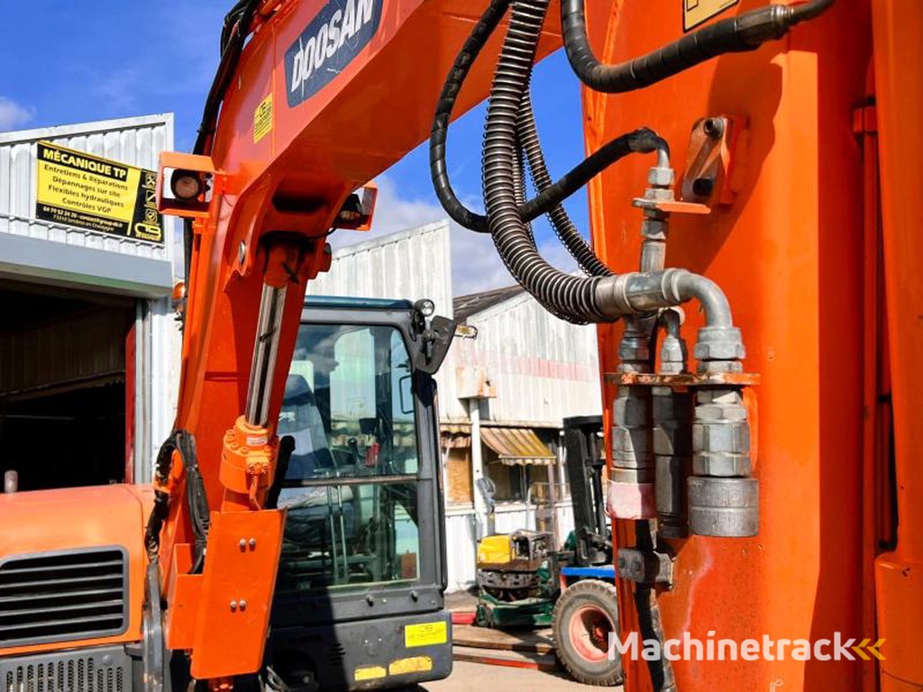 Doosan DX85R-3-PELLE-A-CHENILLES-8,5T