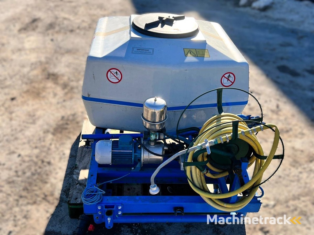 BLANCHARD CUVE D'ARROSAGE PULVERISATEUR