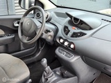 Miniaturansicht von Renault Twingo 1.2-16V Night & Day 2011 | AIRCO | NAP | TREKHAAK