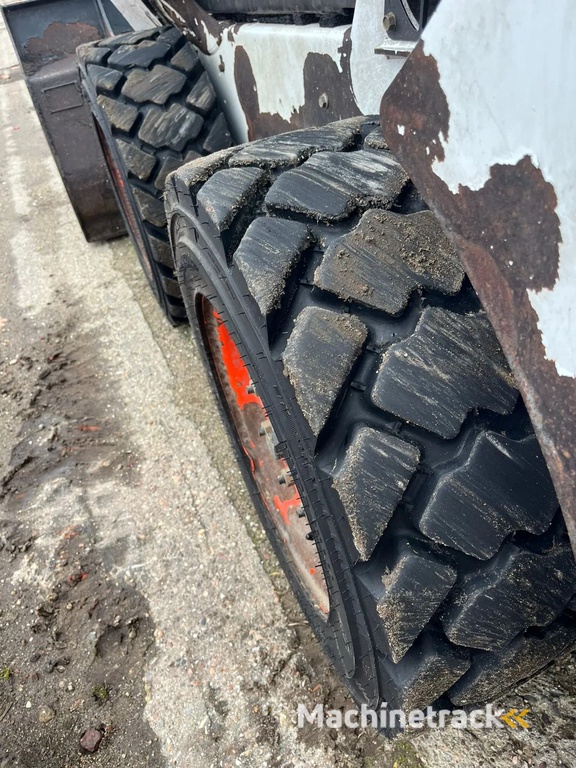 Bobcat S590 schranklader