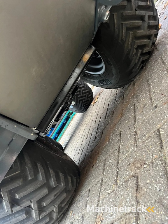 Giant G2700 X-TRA HD+