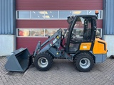 Minituur van Giant V 452 T HD met kenteken en cabine