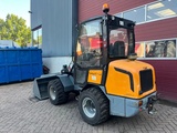 Minituur van Giant V 452 T HD met kenteken en cabine