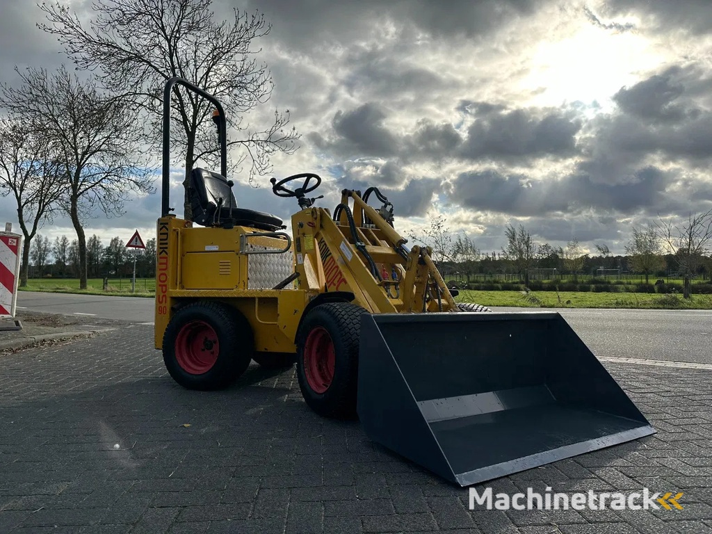 Knikmops 90 | Bouwjaar 2005 | 4367 uur