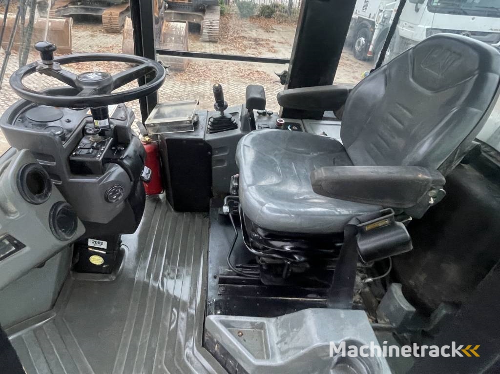 CAT CS 663 E      2002