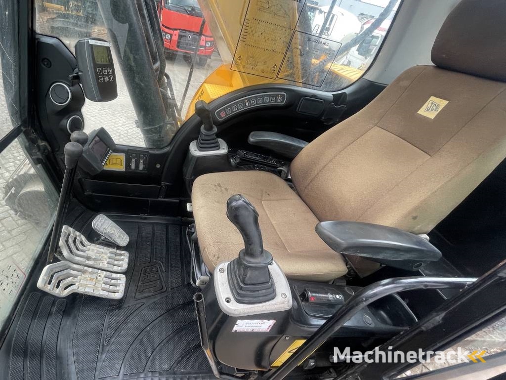 JCB JS 220 N LC      2012    CE
