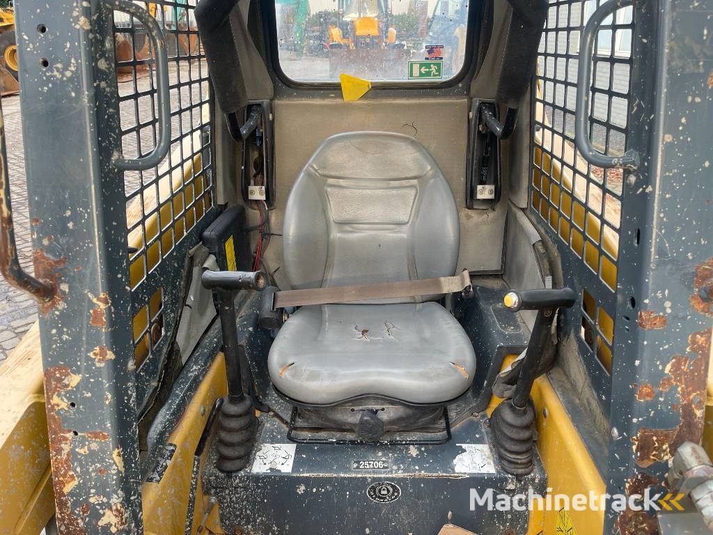 Gehl 3840 E     2015