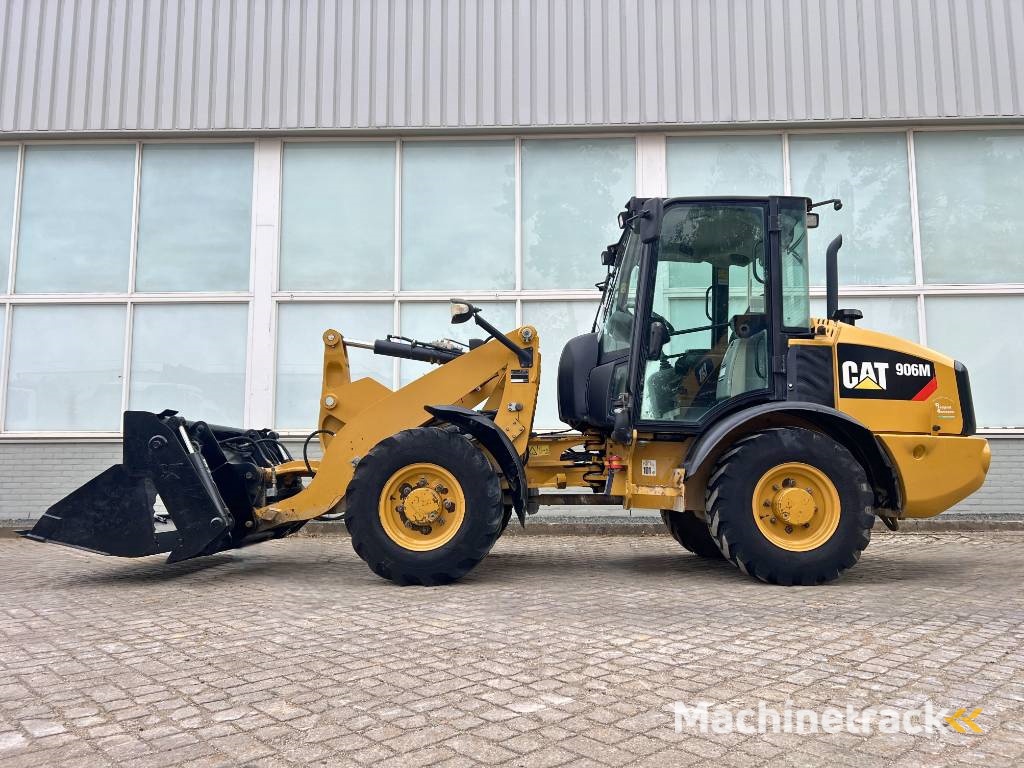 CAT 906 M     2016
