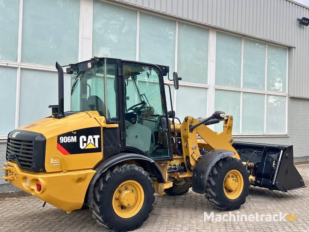 CAT 906 M     2016