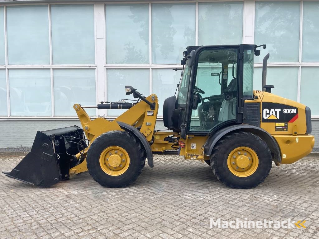 CAT 906 M    2018