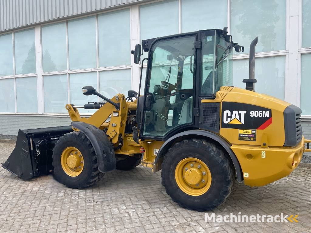 CAT 906 M    2018