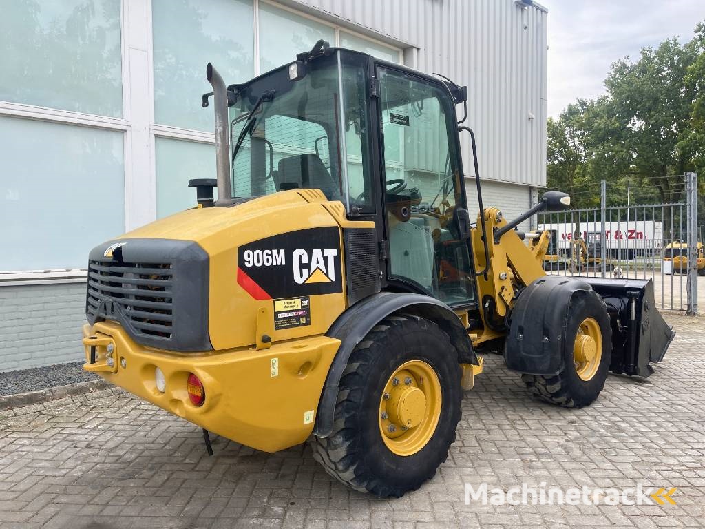 CAT 906 M    2018