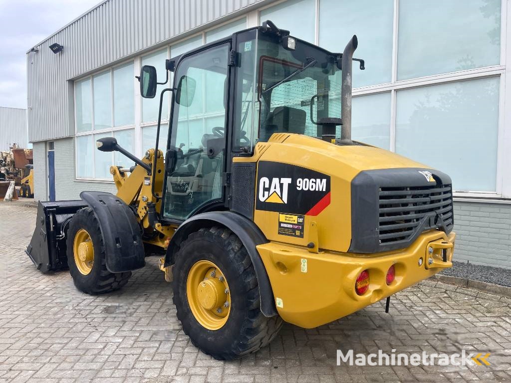 CAT 906 M    2018